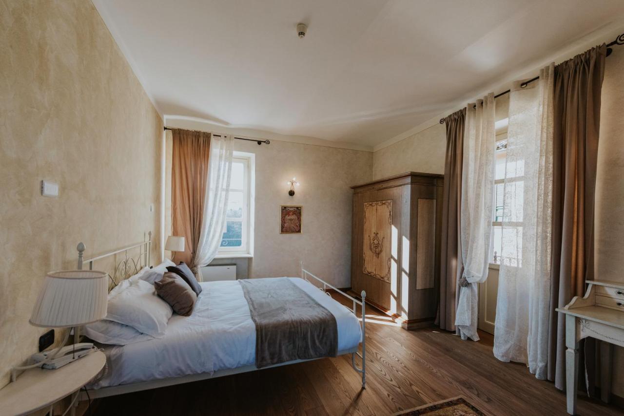 Il Castello Di Bubbio Hotell Exteriör bild