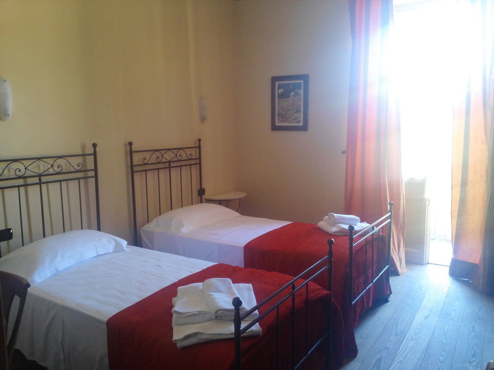 Il Castello Di Bubbio Hotell Exteriör bild